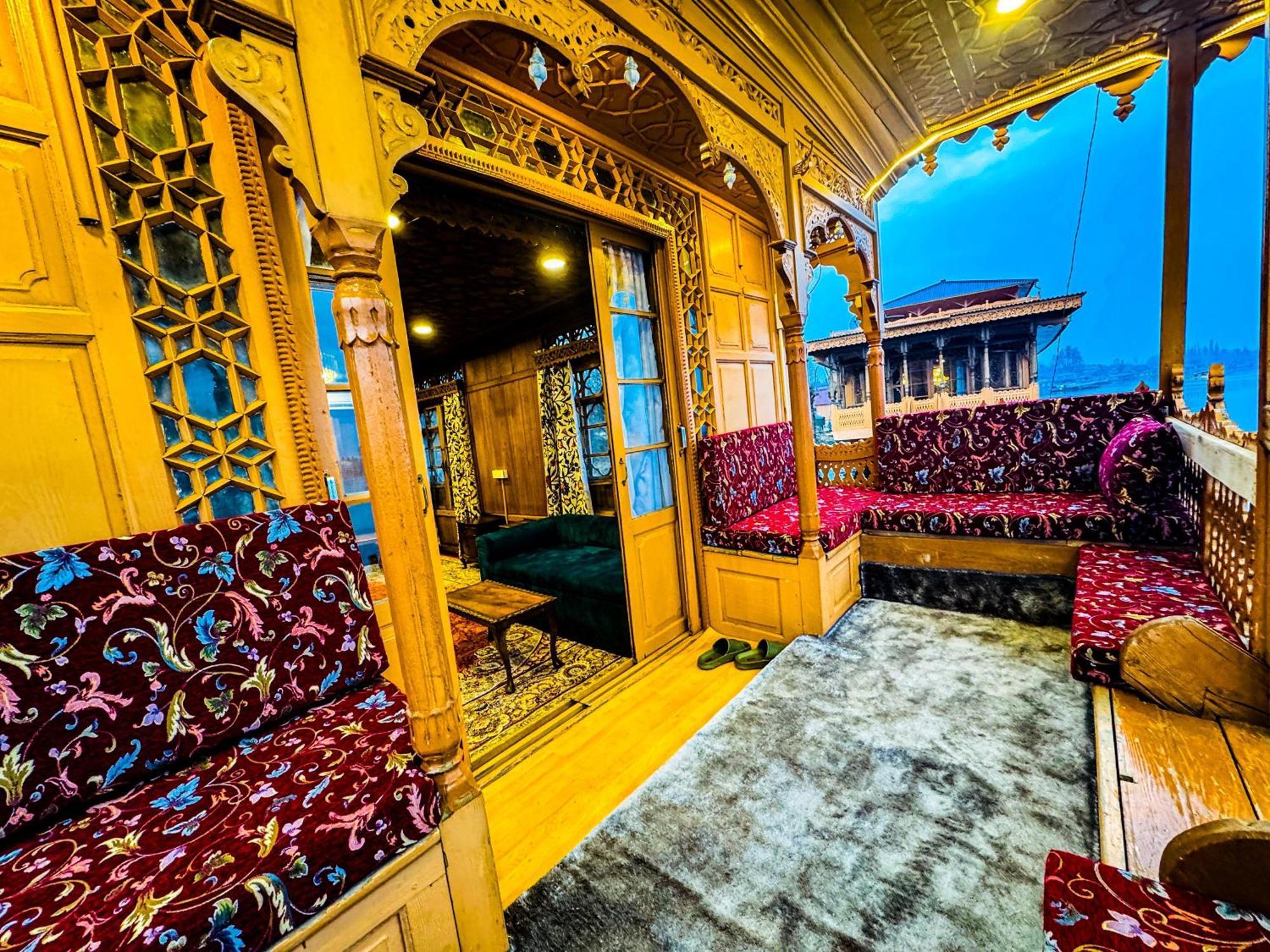 Hotel Peacock Houseboats Srīnagar Exterior foto