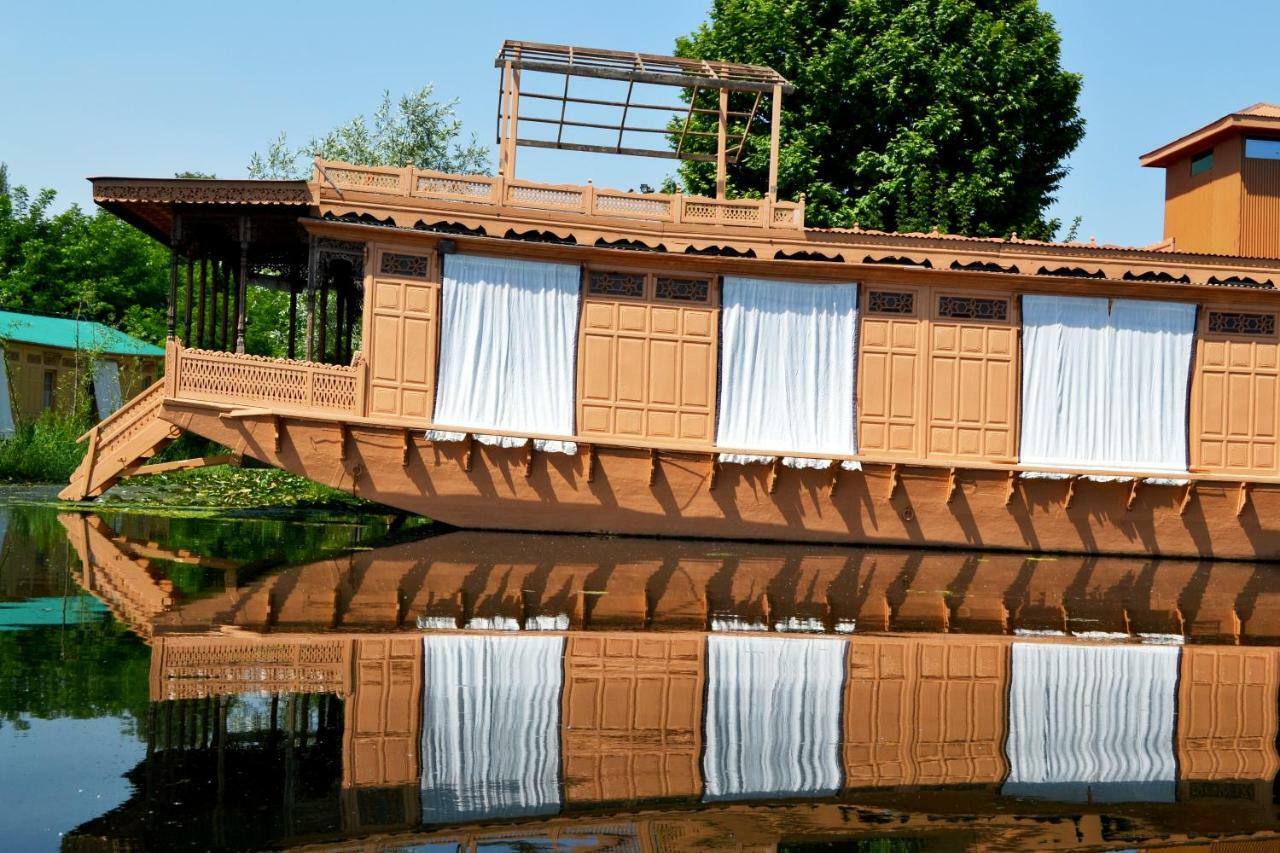 Hotel Peacock Houseboats Srīnagar Exterior foto