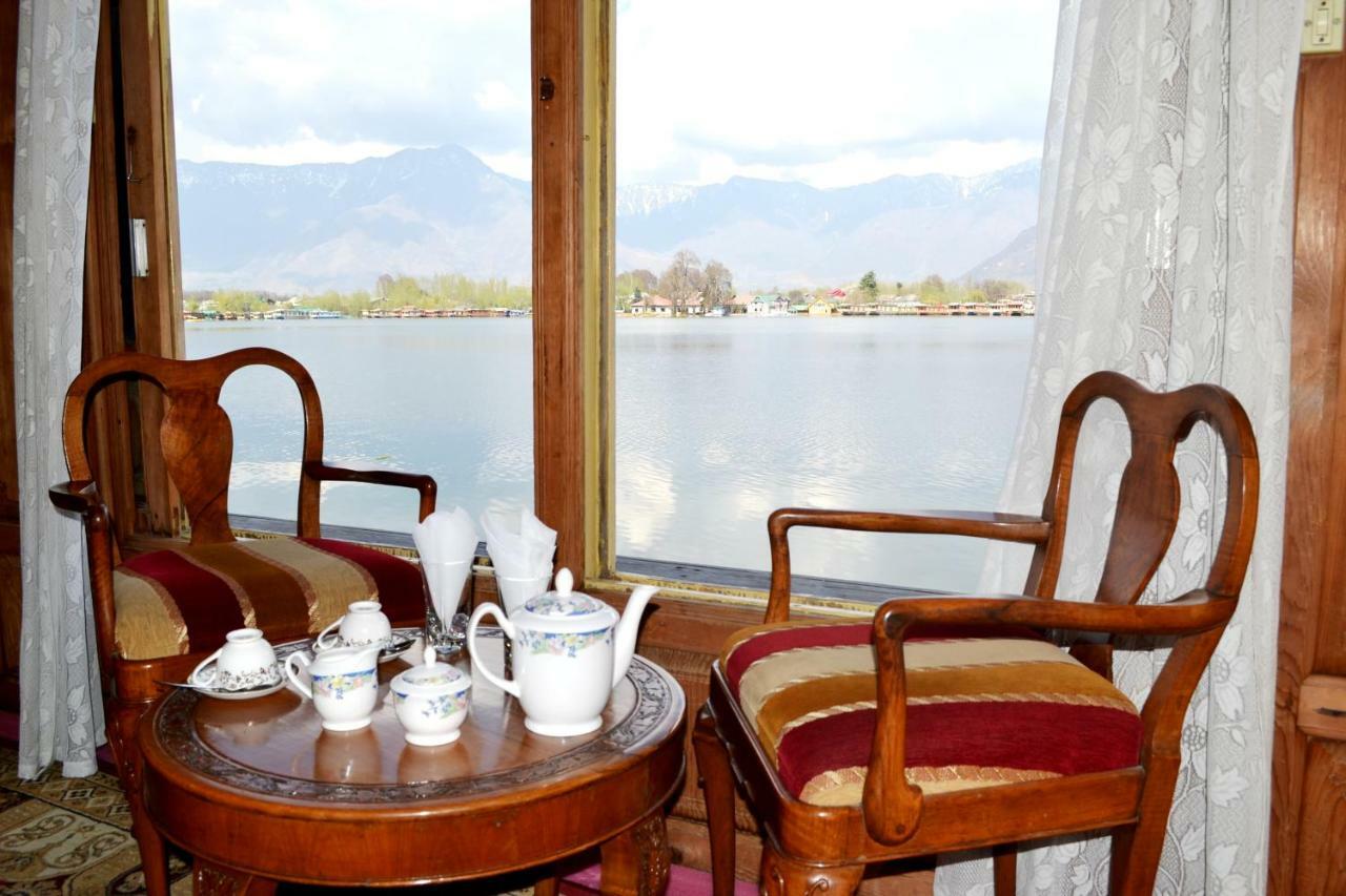 Hotel Peacock Houseboats Srīnagar Exterior foto