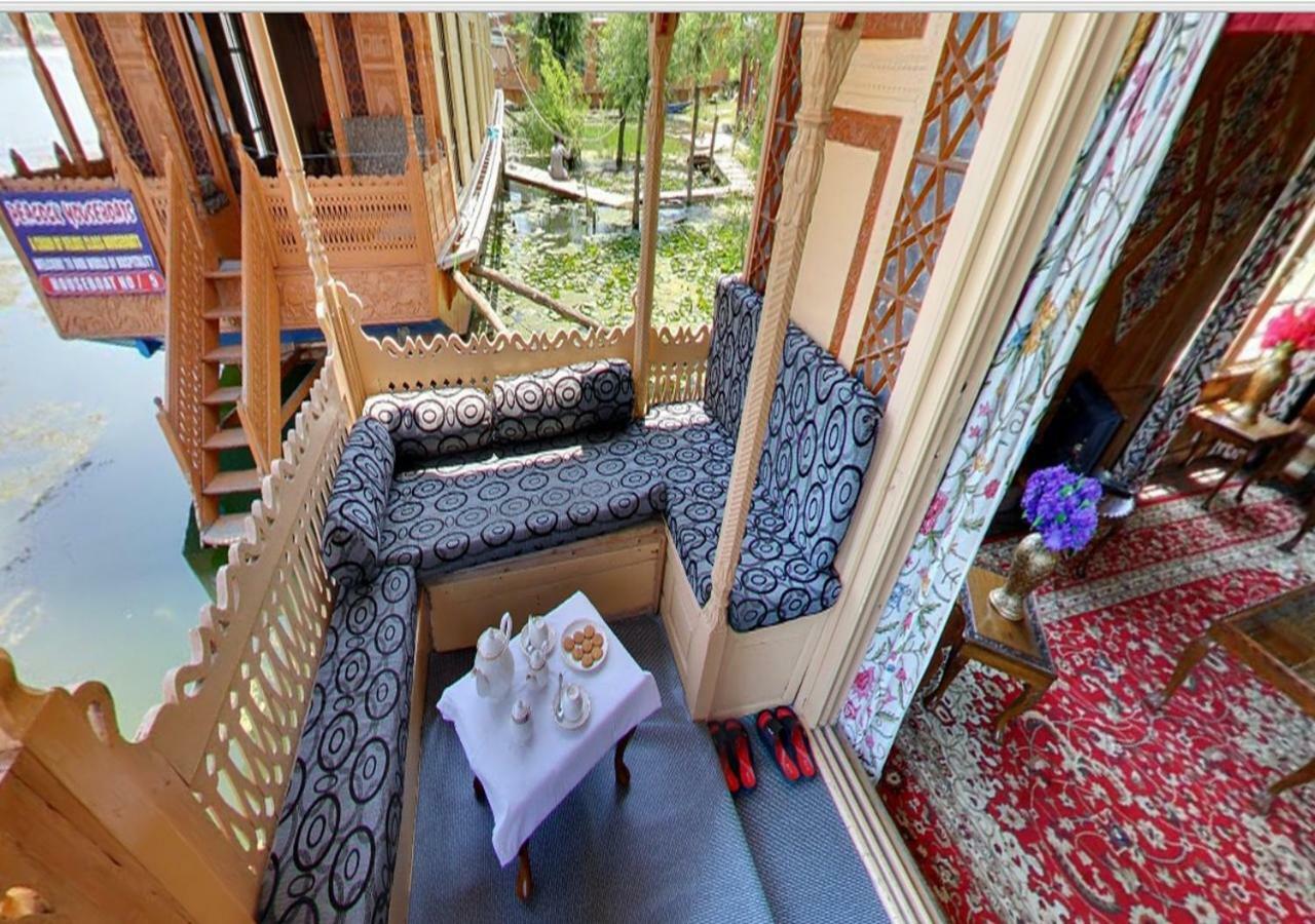 Hotel Peacock Houseboats Srīnagar Exterior foto