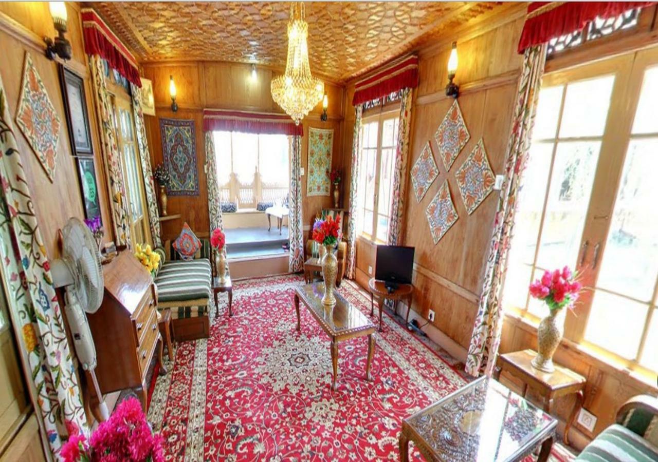 Hotel Peacock Houseboats Srīnagar Exterior foto
