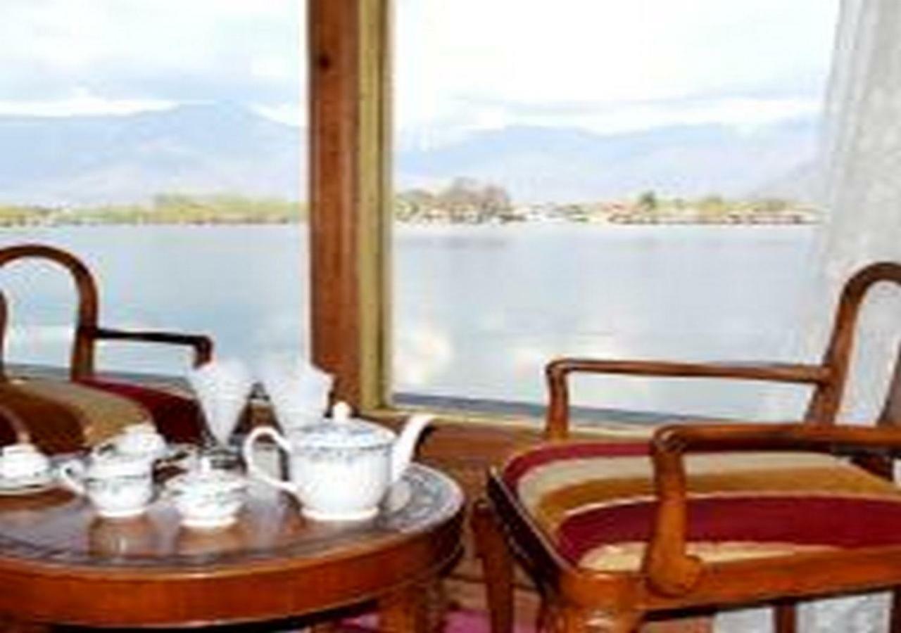 Hotel Peacock Houseboats Srīnagar Exterior foto